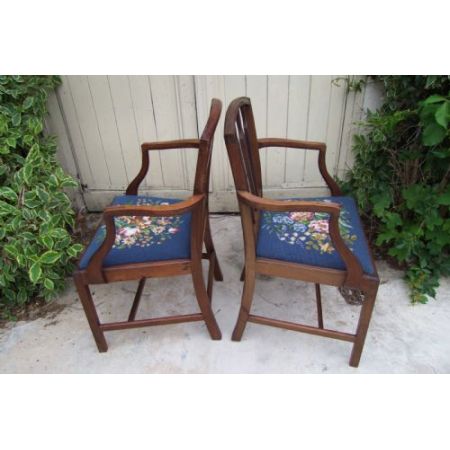 Set mit acht edwardianischen Esszimmerstühlen im georgianischen Stil aus Mahagoni