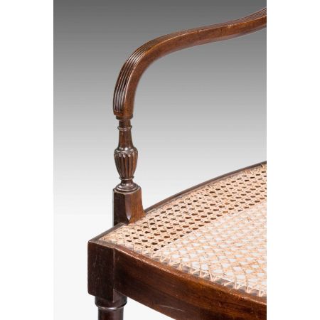 Satz von sechs Mahagoni-Armlehnenstühlen aus der Zeit von George III