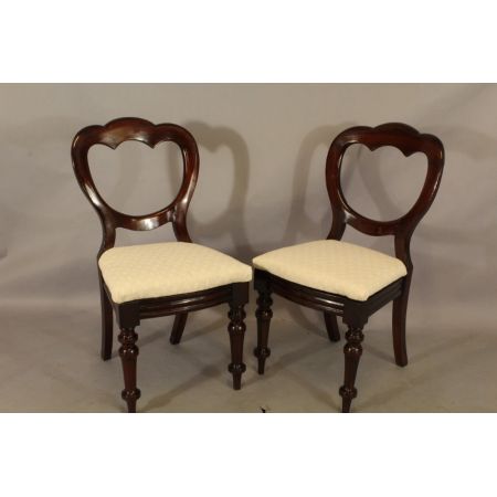 Antikes Set aus zwölf Stühlen mit Bow Fronts aus Mahagoni, 19. Jahrhundert