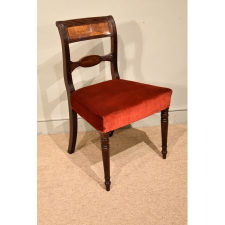 Antikes Harlequin Set mit zwölf Esszimmerstühlen, Regency