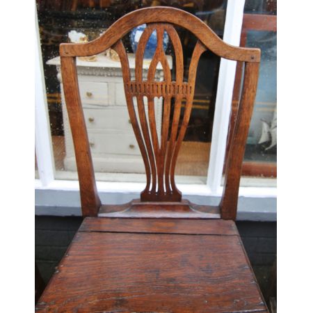 Antikes Set aus vier Eichenstühlen aus dem 18. Jahrhundert