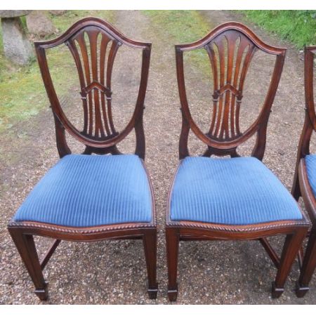 Set aus vier Mahagoni Esszimmerstühlen im Georgian Style, antik, ca. 1930