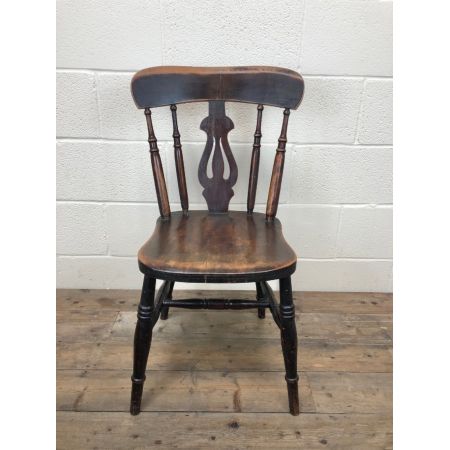 Set aus vier antiken Bauernstühlen aus Eschen- und Ulmenholz