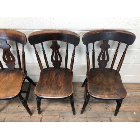 Set aus vier antiken Bauernstühlen aus Eschen- und Ulmenholz