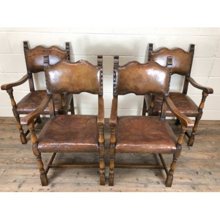 Set mit vier antiken Holz- und Lederstühlen