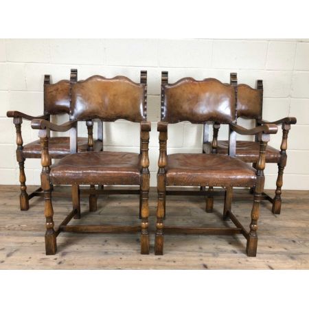 Set mit vier antiken Holz- und Lederstühlen