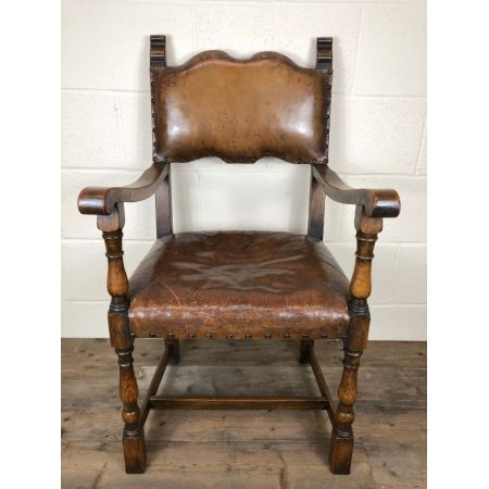 Set mit vier antiken Holz- und Lederstühlen