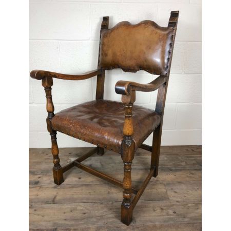 Set mit vier antiken Holz- und Lederstühlen