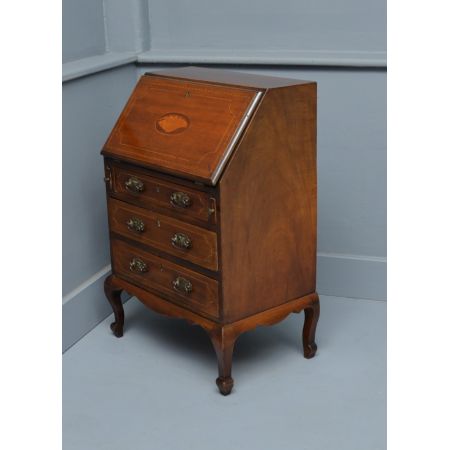 Seltener Kinderschreibtisch aus Mahagoni mit Intarsien, antik, 19. Jahrhundert