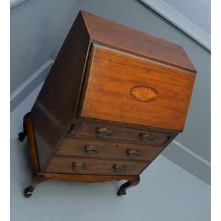 Seltener Kinderschreibtisch aus Mahagoni mit Intarsien, antik, 19. Jahrhundert