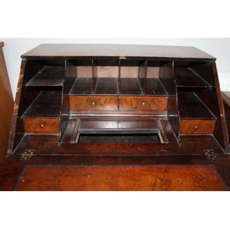 Kleiner antiker Sekretär aus Wallnussholz