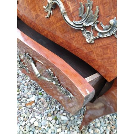 Antike französische Veilchenholz Kommode aus dem 19. Jahrhundert