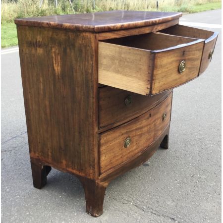 Antike Bowfront Kommode aus Mahagoni 