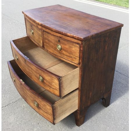 Antike Bowfront Kommode aus Mahagoni 