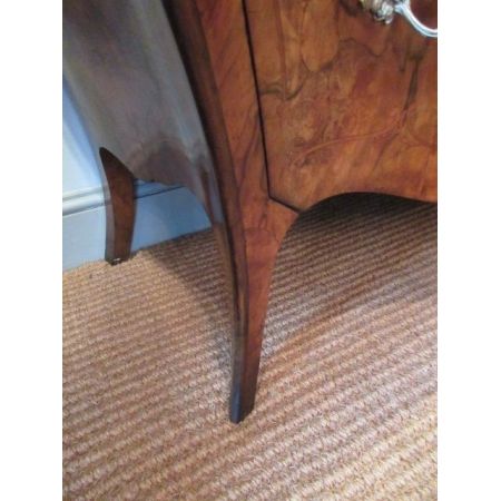 Antike Wallnusholz Kommode mit Inlay und Bombe-Front