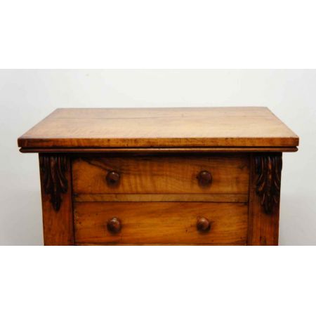 Antike Wellington Wallnusskommode aus der viktroianischen Epoche