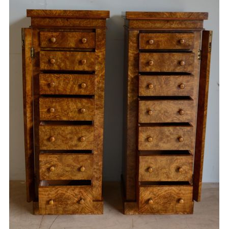 Paar schlanke Wellington Kommode aus Wallnuss