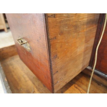 Seltene Kommode von einem georgischen Ingenieure oder Tischler circa 1790