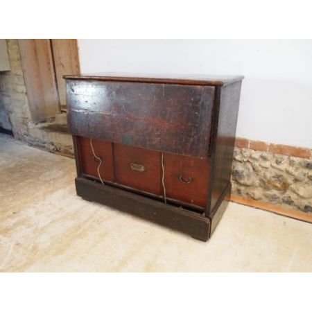 Seltene Kommode von einem georgischen Ingenieure oder Tischler circa 1790