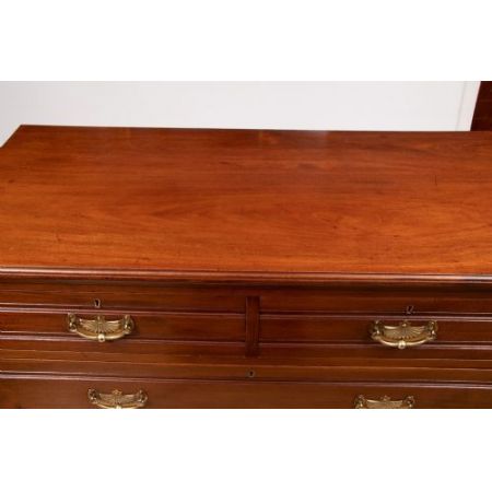 Eine antike viktorianischem Kommode aus Mahagoni circa 1810