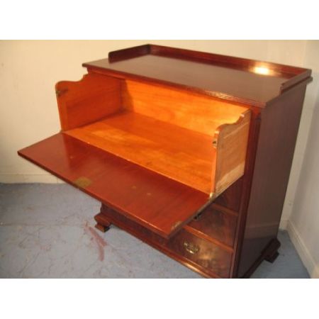 Antike Kommode aus Mahagoni-Leinen