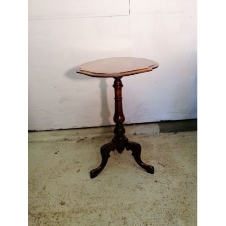 Antiker viktorianischer Beistelltisch aus Wallnuss