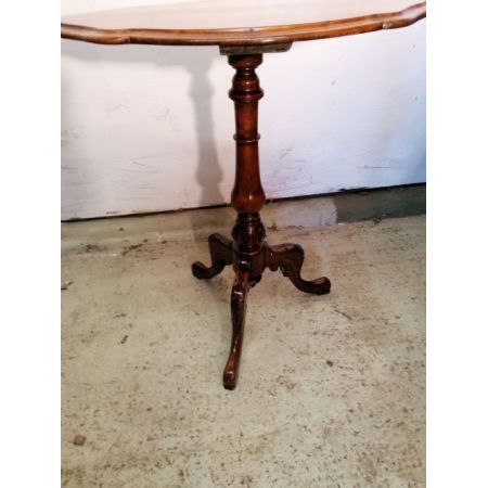 Antiker viktorianischer Beistelltisch aus Wallnuss