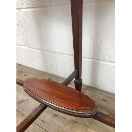 Antiker, ovaler Inlaid-Beistelltisch aus Mahagoni