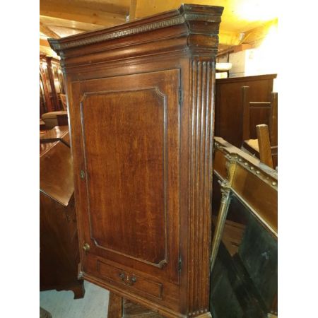 Antiker Eichenschrank aus dem späten 18. Jahrhundert