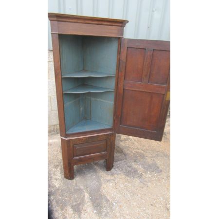 Antiker Eckschrank aus Eiche