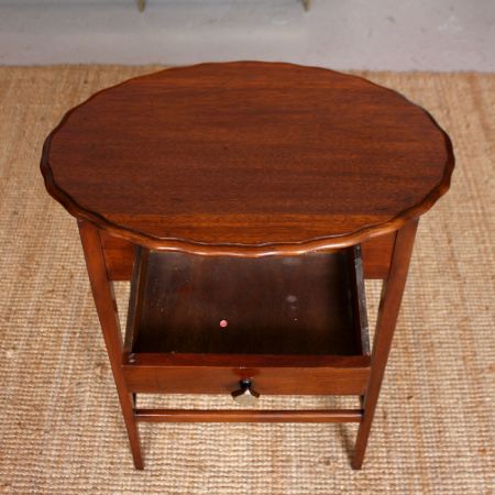  Antiker Schubladen Beistelltisch aus Eiche 