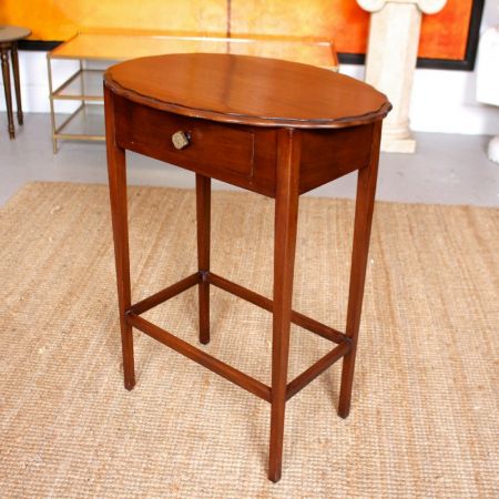  Antiker Schubladen Beistelltisch aus Eiche 