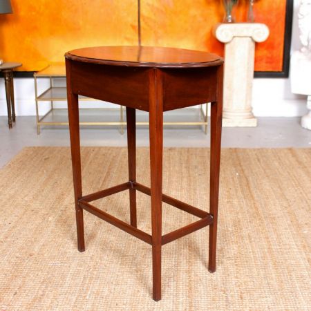  Antiker Schubladen Beistelltisch aus Eiche 