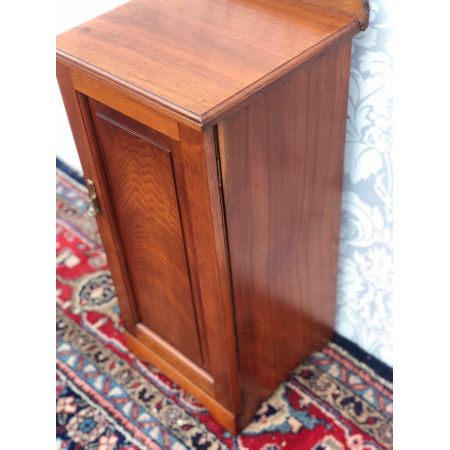 Antiker edwardianischer Nachttischschrank aus Mahagoni