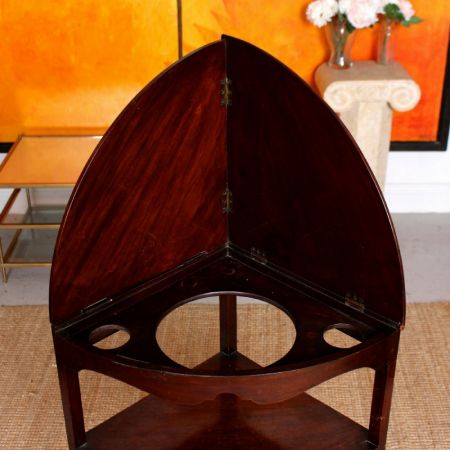 Antiker, georgischer Eckwaschständer aus Mahagoni