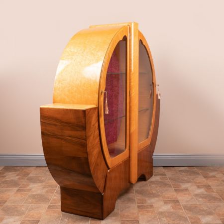 Art-Deco-Vitrine aus Walnuss und Ahorn