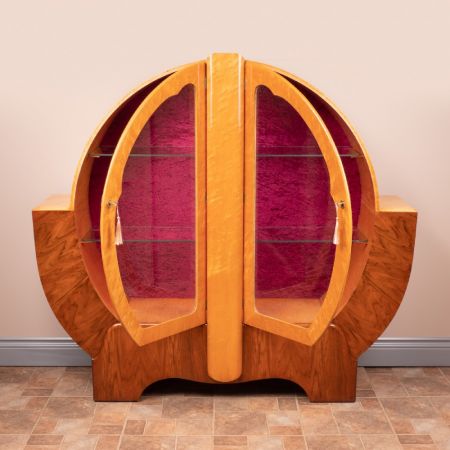 Art-Deco-Vitrine aus Walnuss und Ahorn