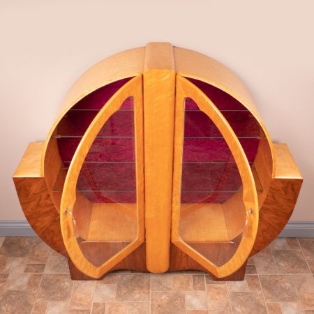 Art-Deco-Vitrine aus Walnuss und Ahorn