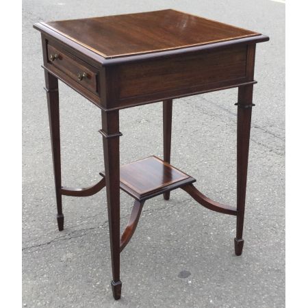 Antiker edwardianischer Beistelltisch aus Mahagoni