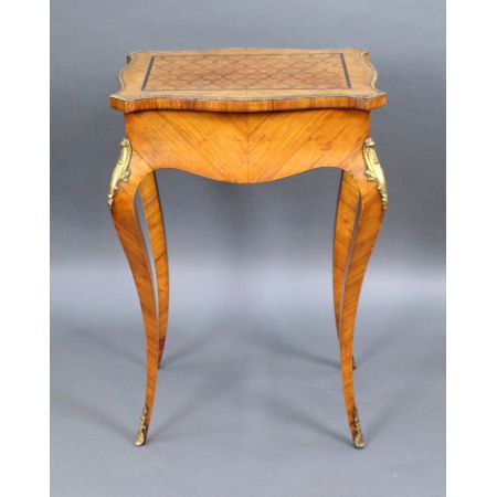 Antiker, französischer Damen Schminktisch aus Walnuss