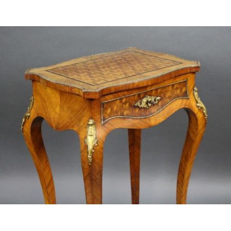 Antiker, französischer Damen Schminktisch aus Walnuss