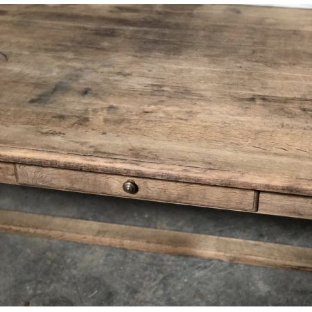 Fanzösischer Farmhouse Tisch mit Schubladen.