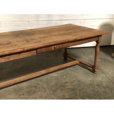 Fanzösischer Farmhouse Tisch mit Schubladen.