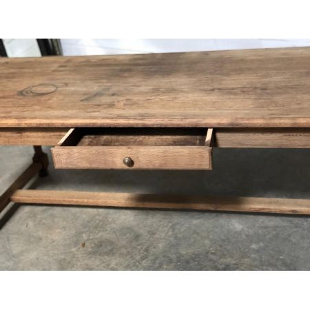 Fanzösischer Farmhouse Tisch mit Schubladen.