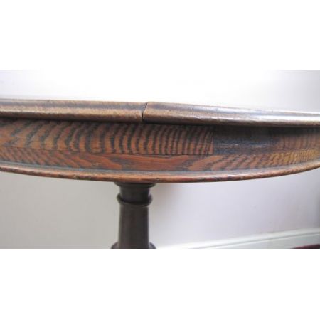 Antiker Rundtisch aus Eichenholz aus dem 19. Jahrhundert