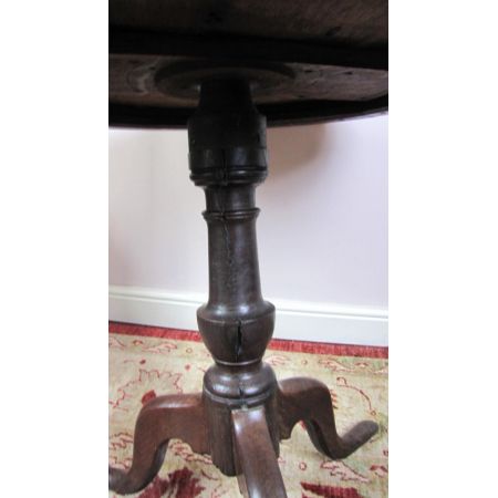 Antiker Rundtisch aus Eichenholz aus dem 19. Jahrhundert