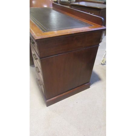 Antiker viktorianischer Nussbaum Schreibtisch