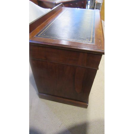 Antiker viktorianischer Nussbaum Schreibtisch