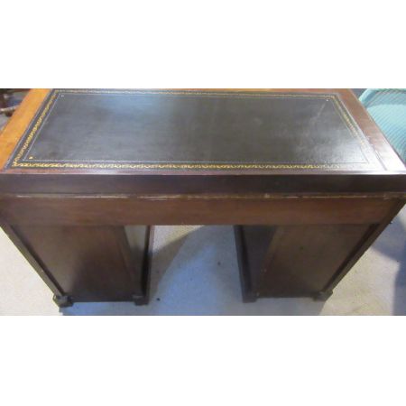 Antiker viktorianischer Nussbaum Schreibtisch