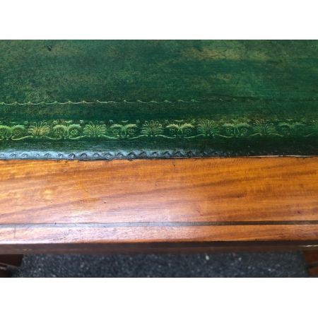 Antiker Schreibtisch aus Inlaid Satinholz von shapland & petter